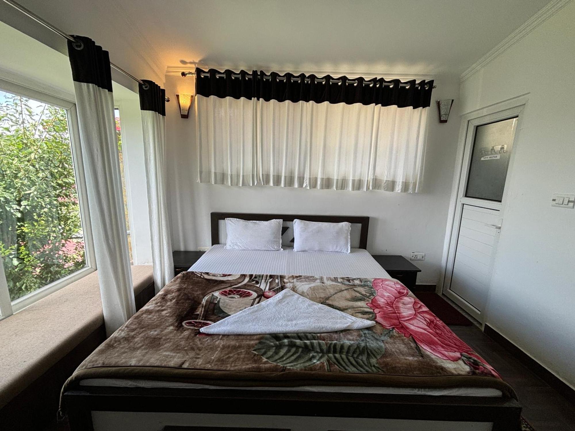Indus Valley Mukteshwar Villa Exterior photo