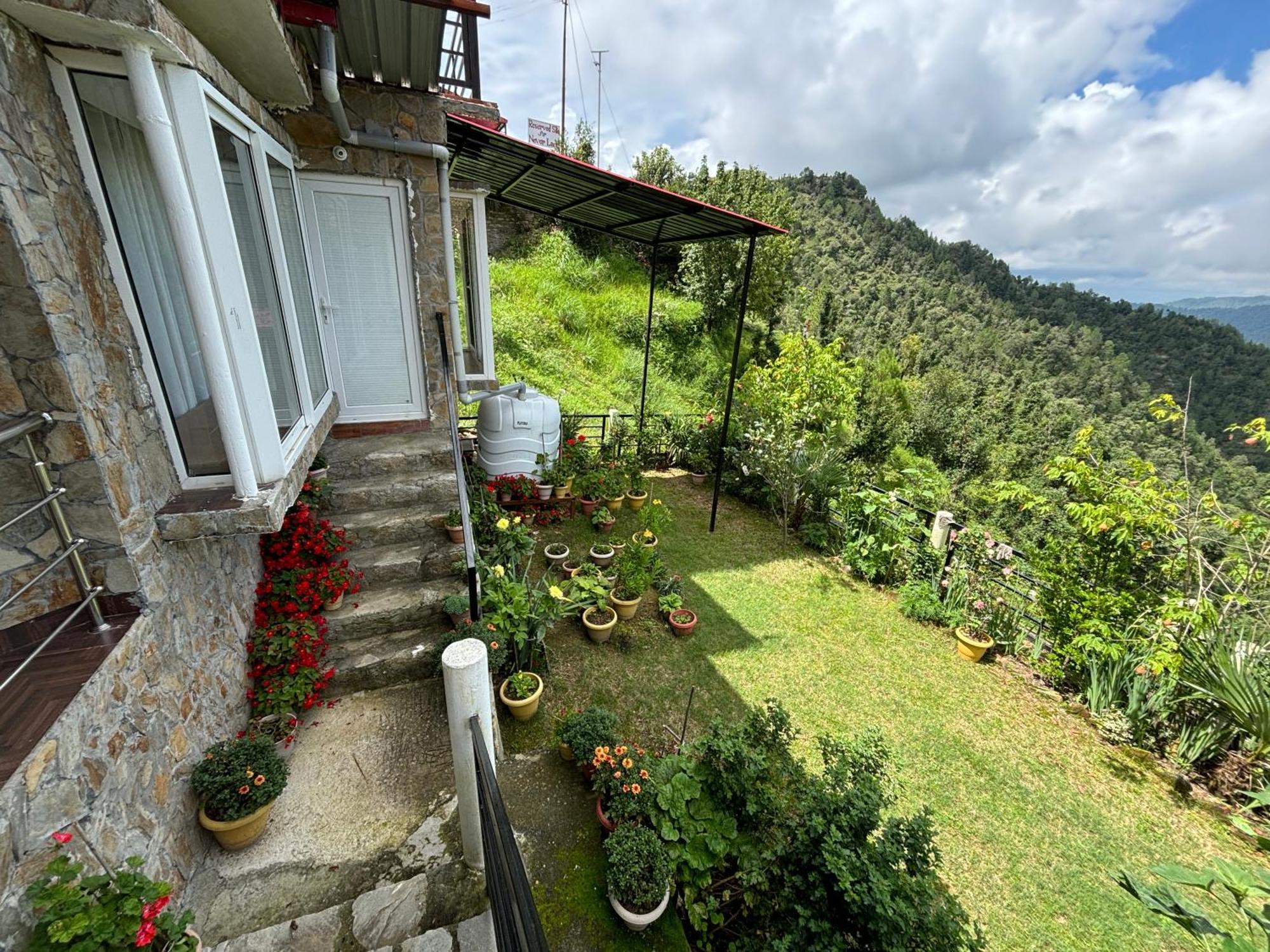 Indus Valley Mukteshwar Villa Exterior photo