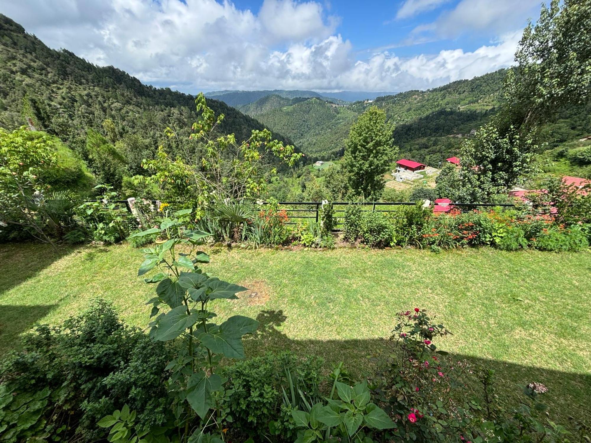 Indus Valley Mukteshwar Villa Exterior photo